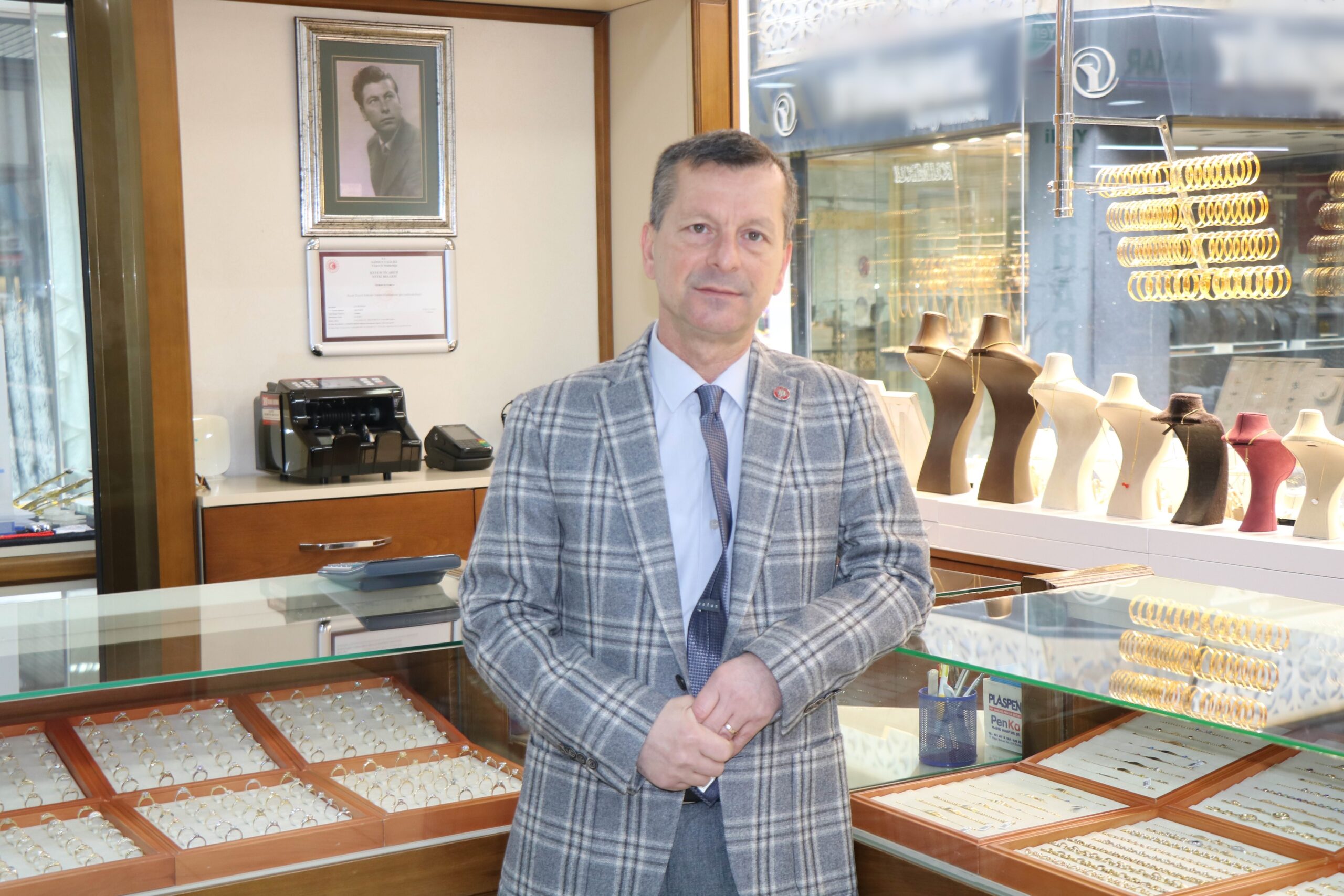 Samsun Kuyumcular Odası Başkanı Ekonomi Uzmanı Dr. Salih Özman, rekor