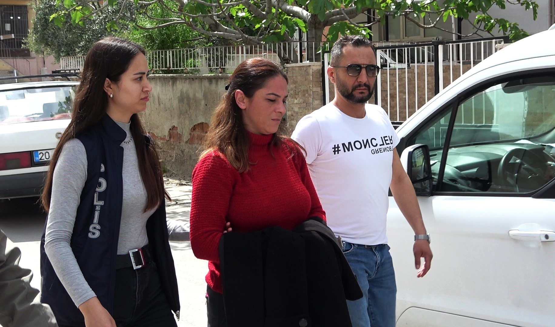 Aldatılmayı hazmedemeyen kadın, kocasının sevgilisine ve bebeğine asit döktü Denizli’de