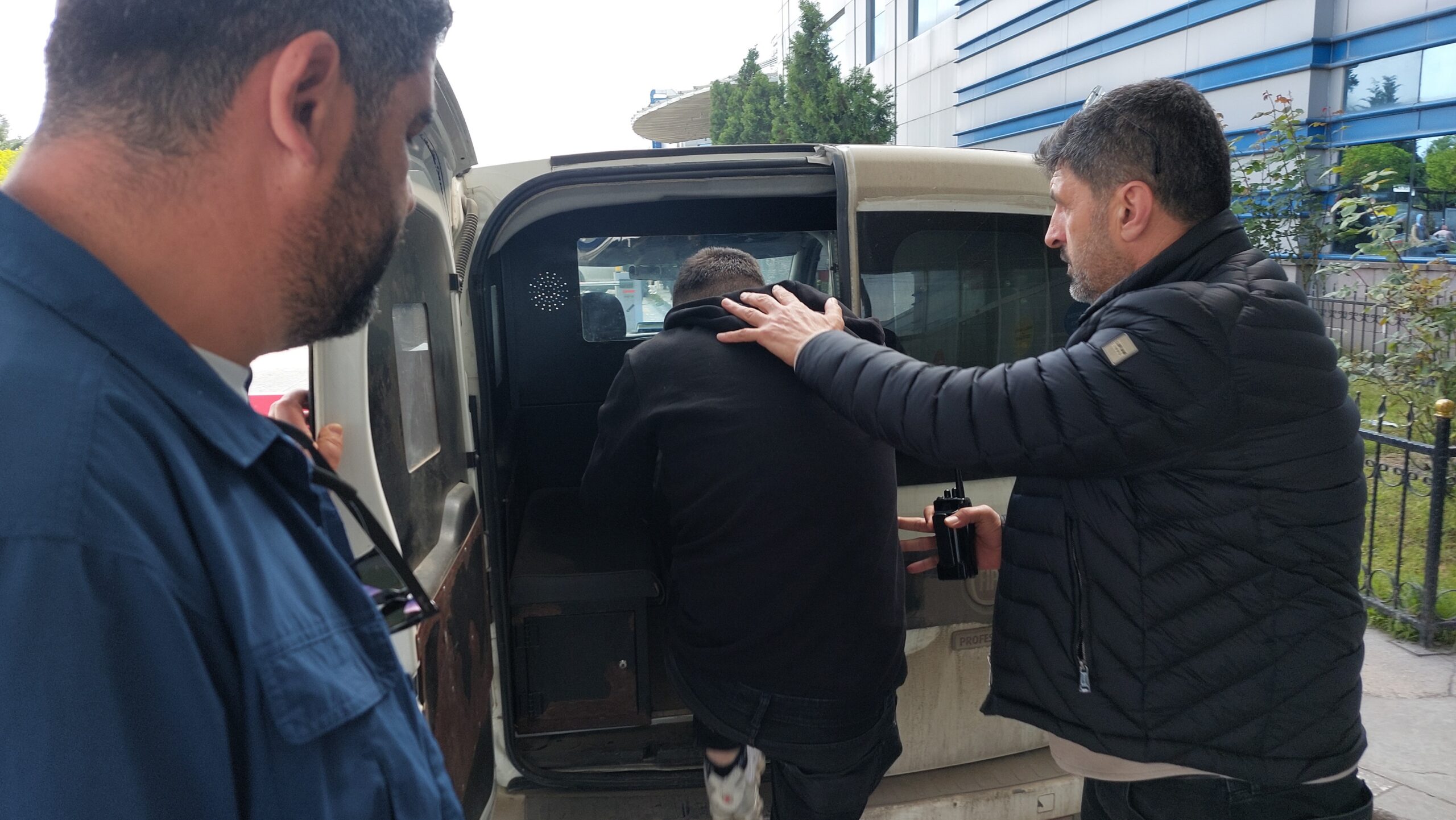 Samsun’da 5 iş yerinden hırsızlık yaptıkları iddia edilen 2 kişi