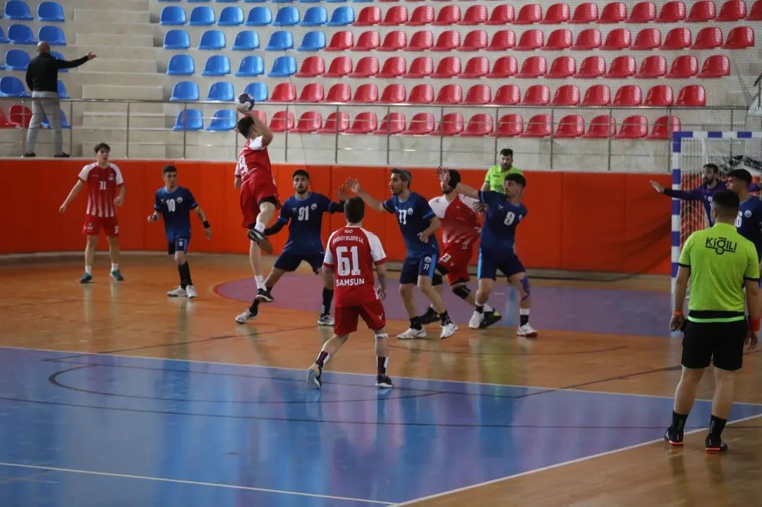 Türkiye Hentbol Erkekler 2. Ligi’nde mücadele eden Tekkeköy Belediyespor Hentbol