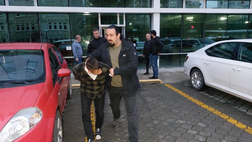 Samsun’da bir kişinin sokakta öldürülmesiyle ilgili gözaltına alındıktan sonra adliyeye
