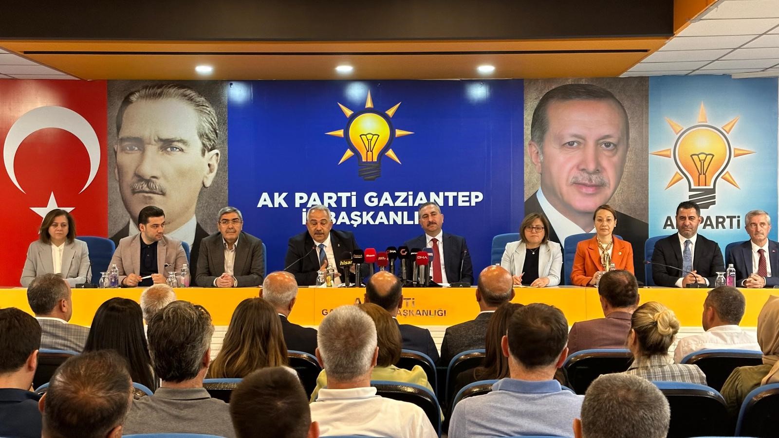 AK Parti Grup Başkan Vekili Abdulhamit Gül, CHP Genel Başkanı