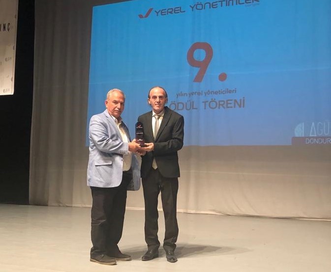 Kayseri’de düzenlenen törende “Yılın Yerel Yöneticileri” ödülleri sahiplerini buldu. Samsun’un