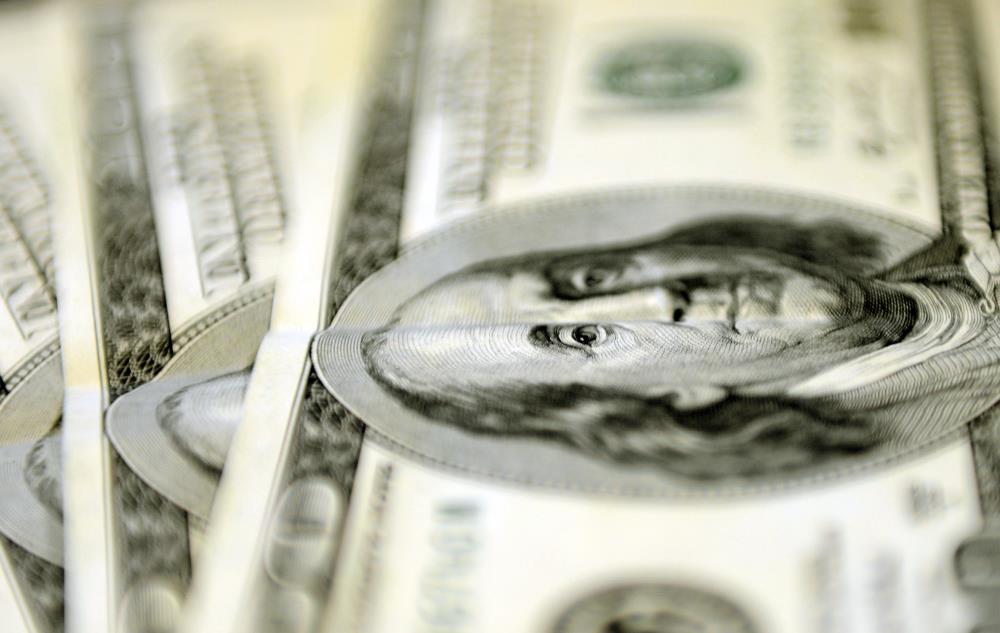 Dolar 26,5060 liradan, euro ise 28,6540 liradan güne başladı.İSTANBUL-İstanbul Kapalıçarşı’da