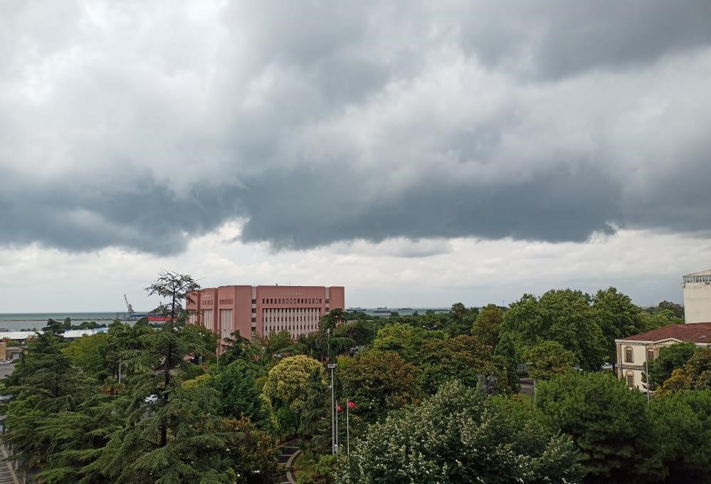Meteoroloji 10. Bölge Müdürlüğü’nden yapılan açıklamada Samsun’da kuvvetli, yer yer
