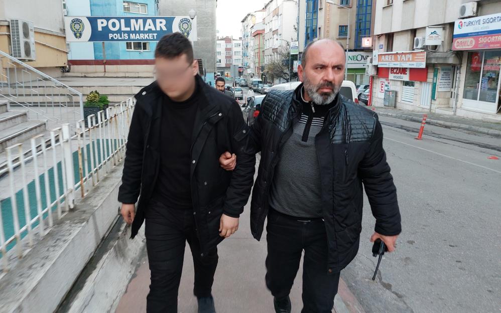 Samsun’da okulda annesini öldürüp, annesinin erkek arkadaşını da ağır yaralayan