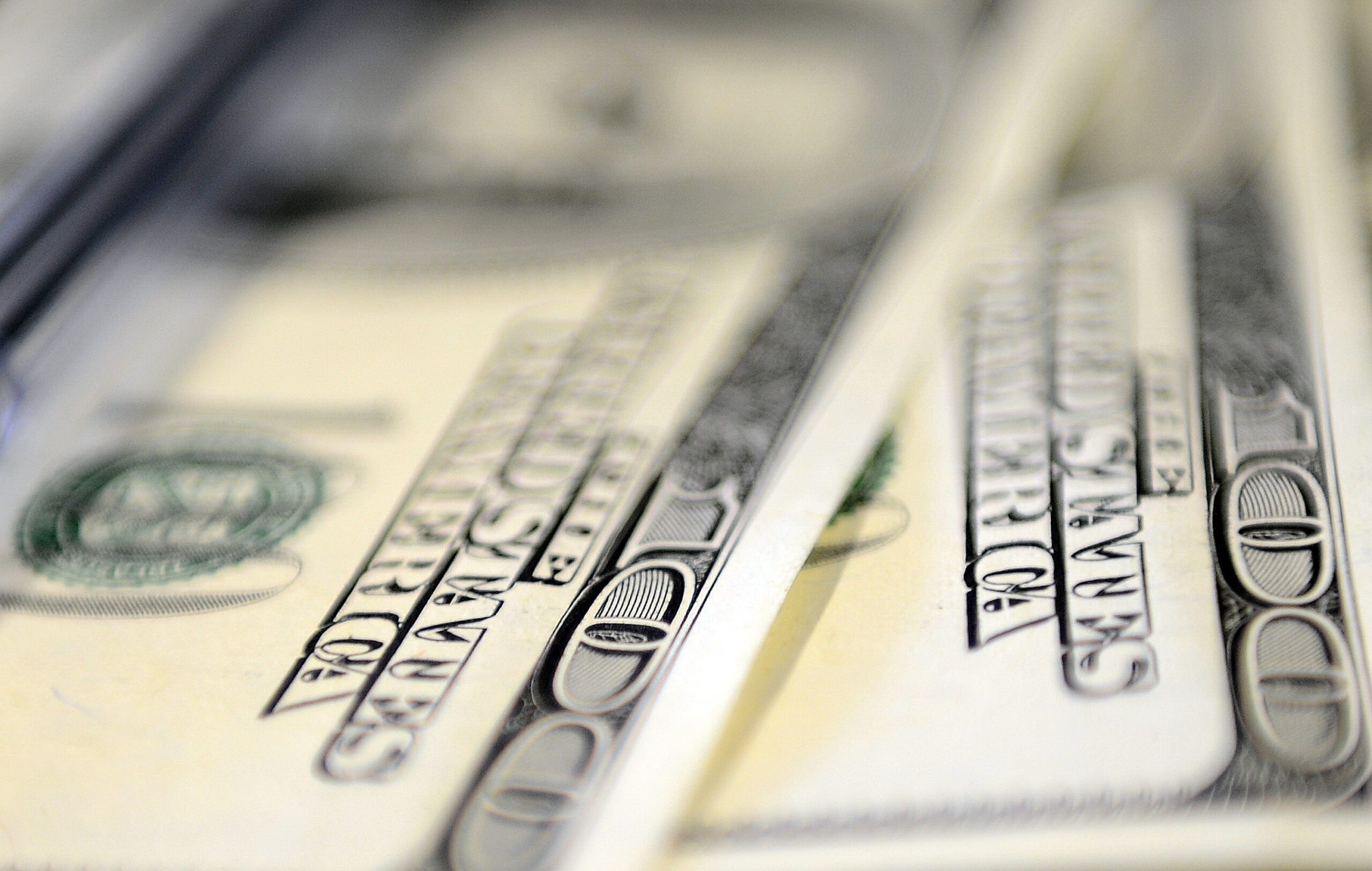 Dolar 29,5090 liradan, euro ise 32,6630 liradan güne başladı. İSTANBUL-İstanbul