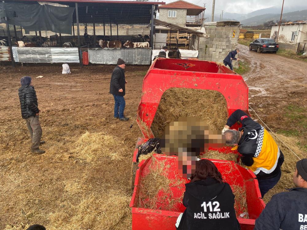 Afyonkarahisar’da yem karma makinesinin içine düşen 27 yaşındaki genç feci