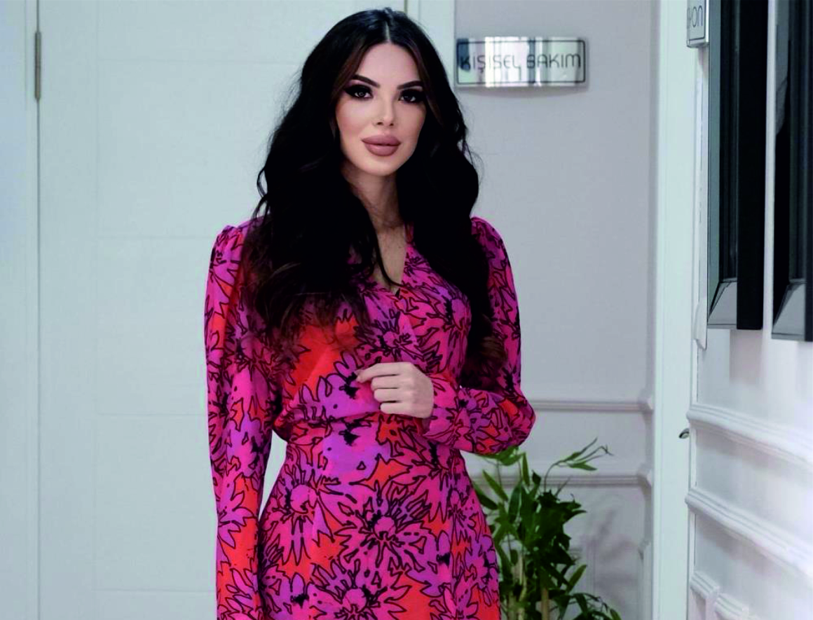 Bursa’nın Nilüfer ilçesinde ünlü şarkıcı Esra Akman’ın kardeşi Özlem Akman,