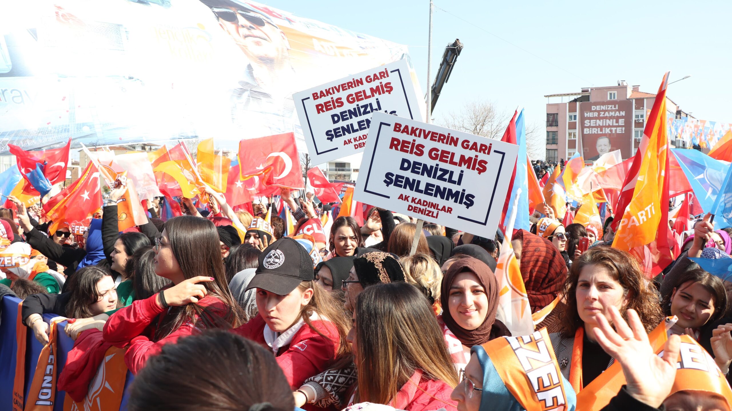 Cumhurbaşkanı Erdoğan, 31 Mart yerel seçimleri programı çerçevesinde Denizli’de vatandaşlara
