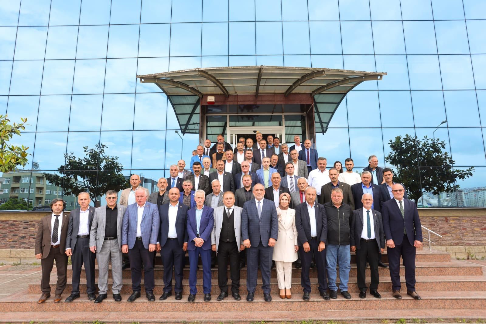 SAMSUN Canik Belediye Başkanı İbrahim Sandıkçı, muhtarlarla biraraya gelerek talep