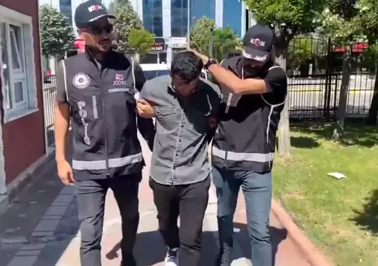 Isparta’da YKS Temel Yeterlilik Testi’nde kurduğu elektronik düzenek sayesinde yapay zeka kullanarak kopya çektiği