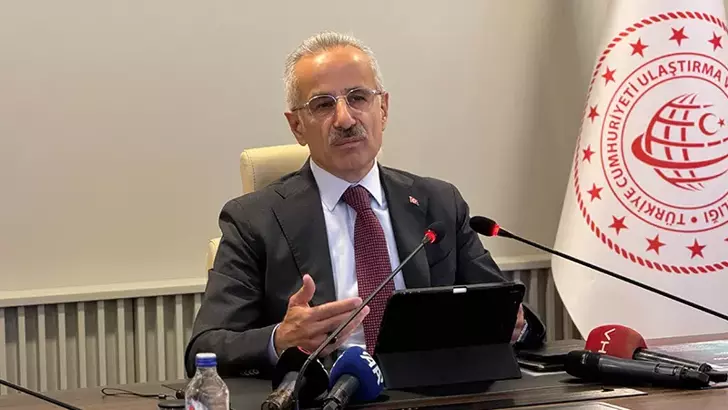 Ulaştırma ve Altyapı Bakanı Abdulkadir Uraloğlu, “Türk gemi adamlarının İngilizce