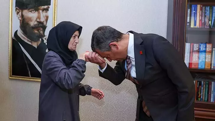 CHP Genel Başkanı Özgür Özel, Hak İşçi Sendikaları Konfederasyonu (HAK-İŞ)