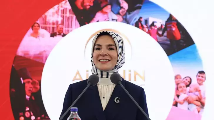 Aile ve Sosyal Hizmetler Bakanı Mahinur Özdemir Göktaş, çocukların sosyal