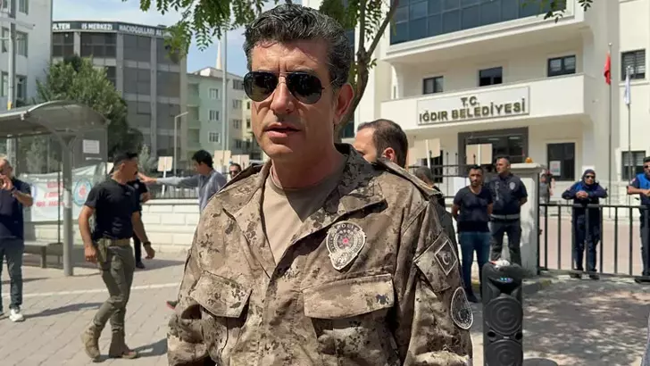 Iğdır Emniyet Müdürlüğü, İl Emniyet Müdürü Erden Sakarya’nın işten çıkarıldıkları için