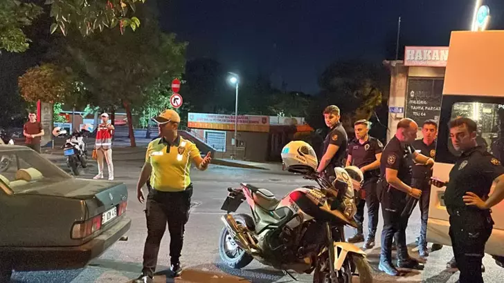 Kocaeli’nin Gebze ilçesinde kavga ihbarına giden gece bekçisi yaşanan arbede sırasında bıçaklandı. Yaralanan bekçi