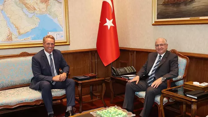 Milli Savunma Bakanı Yaşar Güler, ABD’nin Ankara Büyükelçisi Jeffry Flake‘i kabul etti. ANKARA-Milli