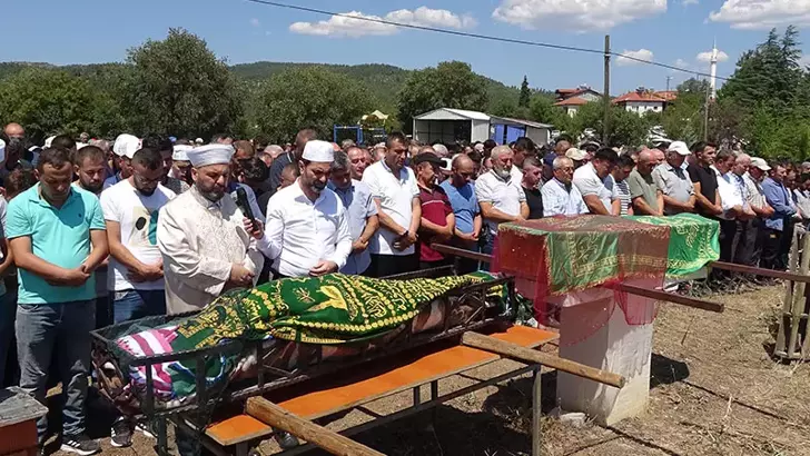 Kütahya’da düğün gecesi meydana gelen kazada hayatını kaybeden Mustafa (23) ile eşi