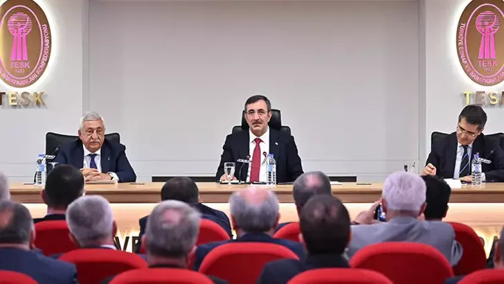 Cumhurbaşkanı Yardımcısı Cevdet Yılmaz, “Orta vadede Türkiye’yi hep birlikte hem ekonomik