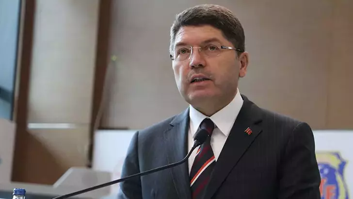 Adalet Bakanı Yılmaz Tunç, Türkiye’nin farklı bölgelerinde çıkan orman yangınlarıyla