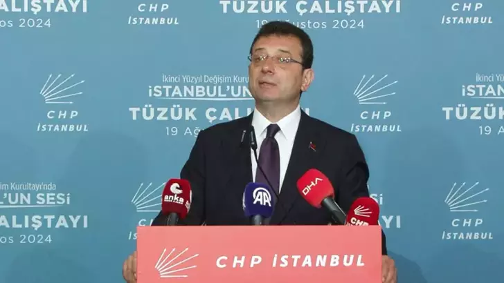 İstanbul Büyükşehir Belediye Başkanı Ekrem İmamoğlu “CHP İstanbul Tüzük Çalıştayı” programına katıldı.