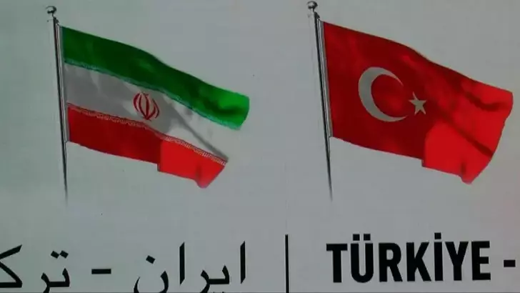 Şişli’de, İran İslam Cumhuriyeti Cumhurbaşkanı Dr.Mesut Pezeşkiyan onuruna Türkiye-İran Dostluk ve İş Birliği Toplantısı düzenlendi.