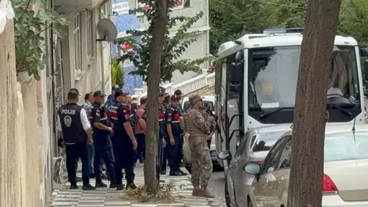 Tekirdağ‘ın Malkara ilçesinde 2 yaşındaki S.Y.’nin götürüldüğü hastanede vücudunda morluklar