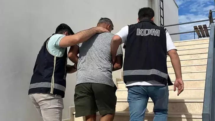 Fransa’da örgütlü dolandırıcılık suçundan hakkında İnterpol tarafından kırmızı bülten ile arama kararı bulunan Bülent