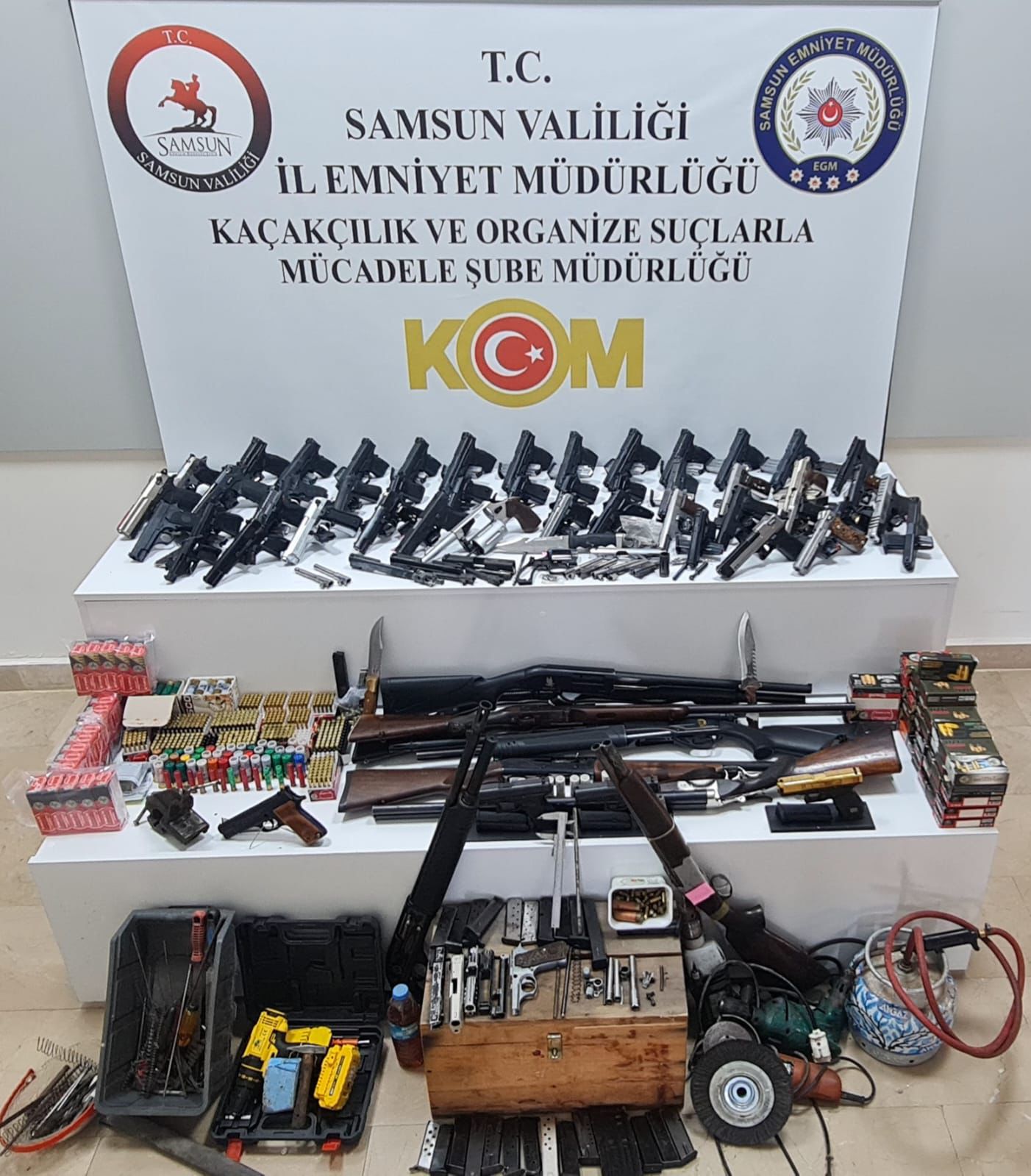 SAMSUN’un 5 ilçesinde düzenlenen silah ticareti operasyonunda 4 şüpheli, gözaltına