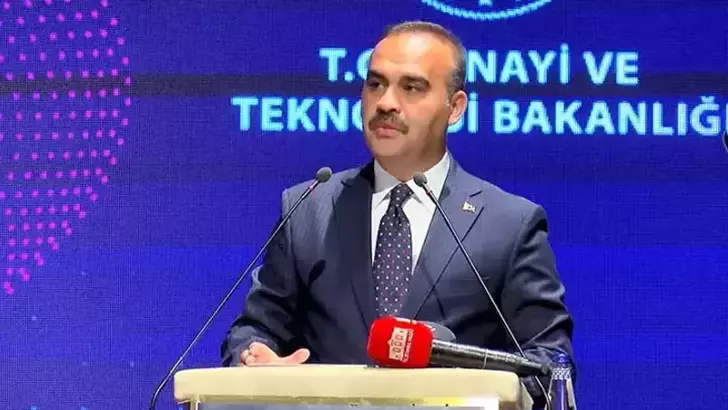 Sanayi ve Teknoloji Bakanı Mehmet Fatih Kacır, organize sanayi bölgelerinde