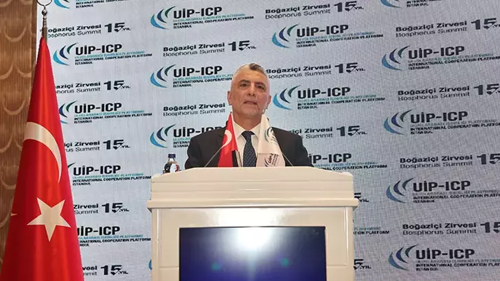 Ticaret Bakanı Ömer Bolat Boğaziçi Zirvesi’nde açılış konuşması yaptı. Bolat,