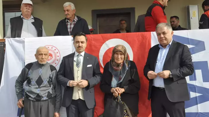Gaziantep‘in Nurdağı ilçesinde yapımı tamamlanan 65 köy evi, törenle hak