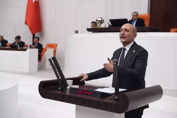 Saadet Partisi Bursa Milletvekili Mehmet Atmaca, Türkiye Büyük Millet Meclisi’nde (TBMM) torba yasa