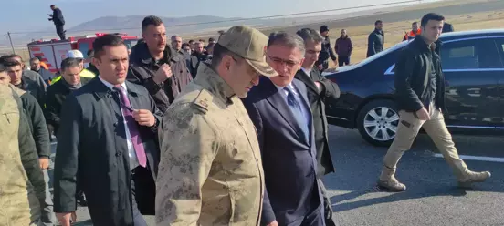 Van-Erciş kara yolunda meydana gelen ve yaklaşık 50 aracın karıştığı