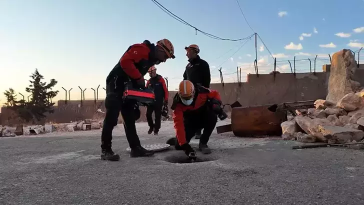 AFET ve Acil Durum Yönetimi Başkanlığı (AFAD), Suriye’nin başkenti Şam’daki Sednaya Hapishanesi’nde