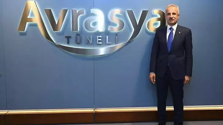Ulaştırma ve Altyapı Bakanı Abdulkadir Uraloğlu, Avrasya Tüneli‘ni 8 yılda 8,3