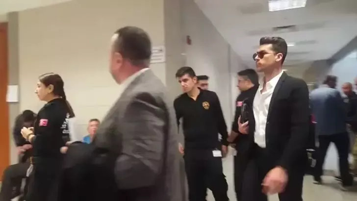 Sosyal medya fenomeni Kerimcan Durmaz yasadışı bahis reklamları yaptığı gerekçesiyle gözaltına alındı. Ayşe