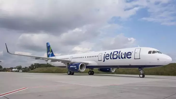 Amerikan hava yolu şirketi JetBlue’ya ait yolcu uçağının tekerlek yuvasında
