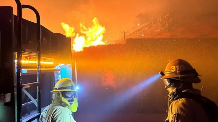 Los Angeles‘ta devam eden orman yangınlarıyla ilgili olarak, yetkililer bir