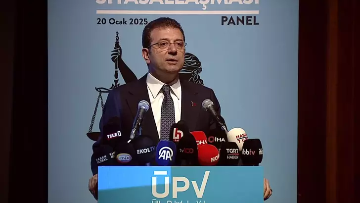 İBB Başkanı Ekrem İmamoğlu hakkında, İstanbul Cumhuriyet Başsavcısı Akın Gürlek’le ilgili ifadeleri nedeniyle soruşturma başlatıldı. İSTANBUL-İstanbul
