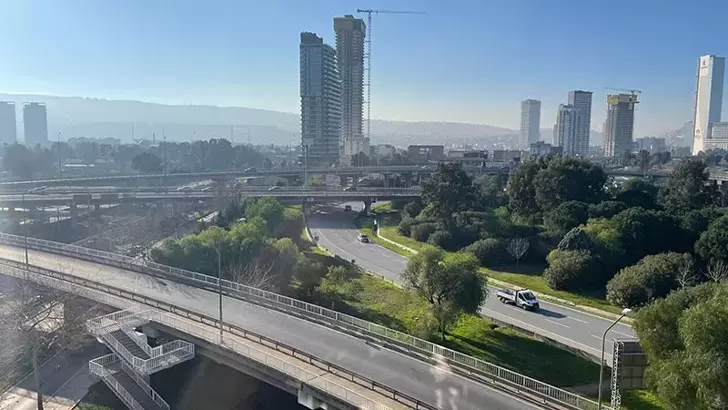 Ege Denizi’nde İzmir‘in Menderes ilçesi açıklarında Richter ölçeğine göre 3.9 büyüklüğünde deprem meydana geldi. Kısa