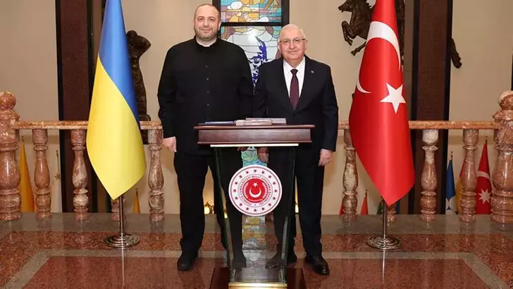 Milli Savunma Bakanı Yaşar Güler, Ukrayna Savunma Bakanı Rüstem Umerov