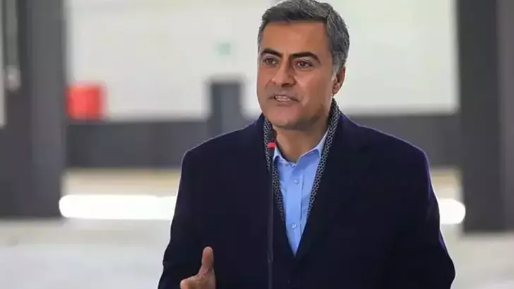 Van Büyükşehir Belediye Başkanı Abdullah Zeydan, Diyarbakır’da 5’inci Ağır Ceza Mahkemesi’nde yargılandığı