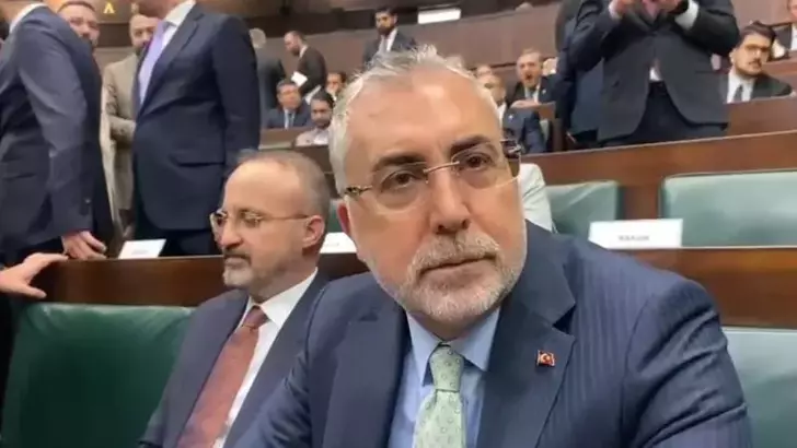 Çalışma ve Sosyal Güvenlik Bakanı Vedat Işıkhan, emekli bayram ikramiyeleri