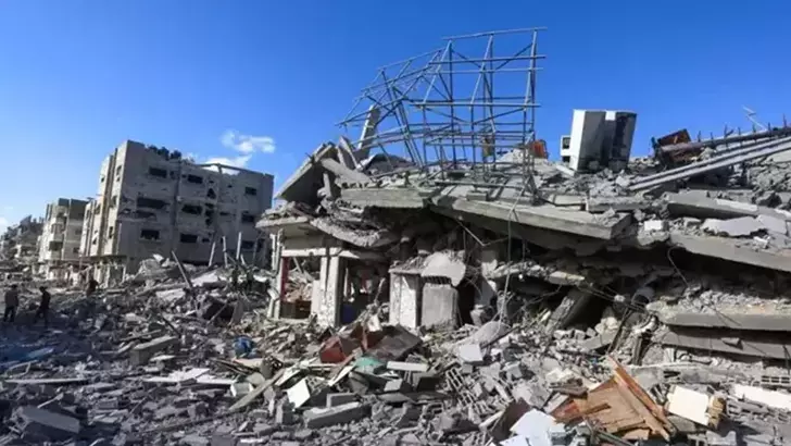 İsrail ordusu, ateşkesi tek taraflı bozarak Gazze‘ye yeni bir saldırı başlattı. Saldırılarda