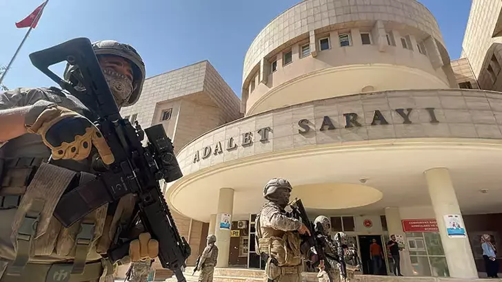 Şanlıurfa merkezli sağlık raporu usulsüzlüğü soruşturmasında 30 şüpheli, gözaltına alındı. Ali LEYLAKŞANLIURFA-Şanlıurfa İl Jandarma