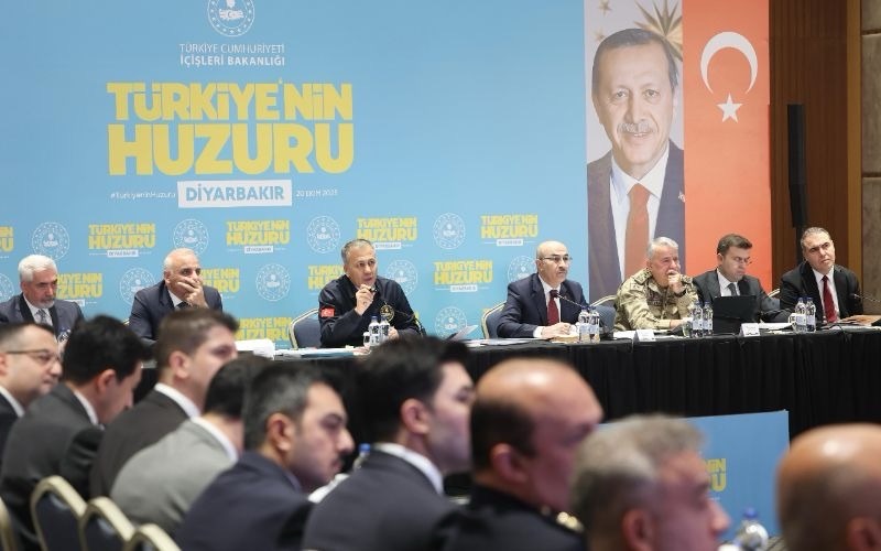 İçişleri Bakanı Ali Yerlikaya Diyarbakır’daki “Huzur Toplantısı’nda, “Büyük ve Güçlü