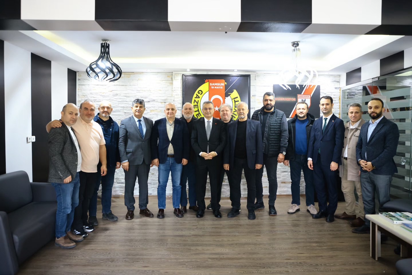 Başkan Kurnaz gece-gündüz çalışıyor AYHAN GONCAHABER MERKEZİ – Samsun’unİlkadım Belediye