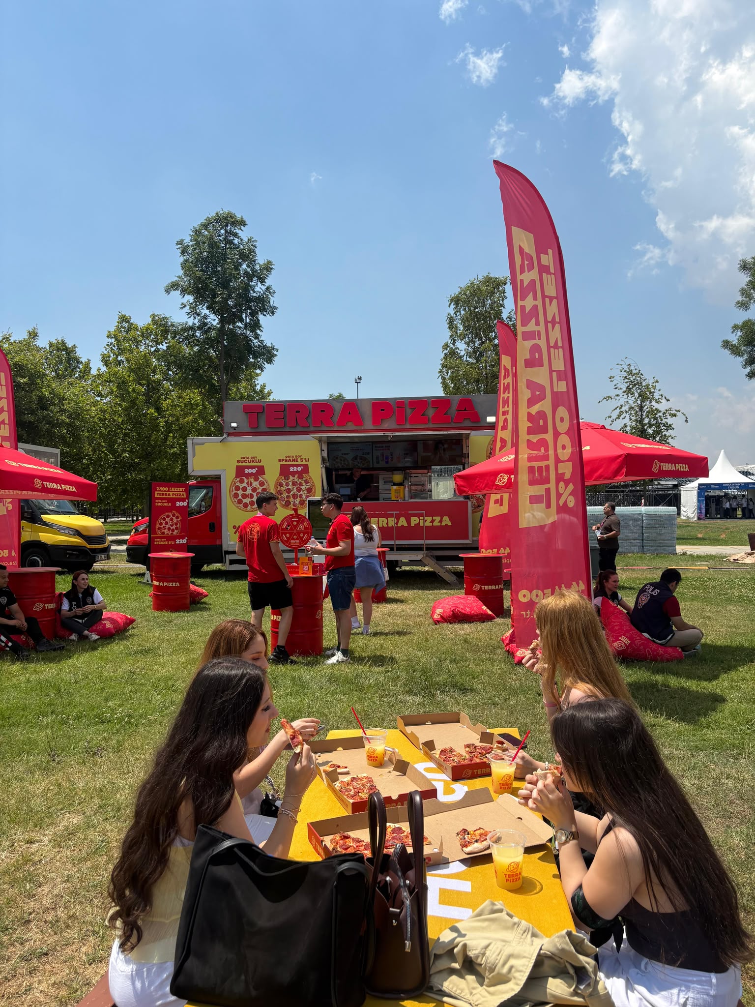 Yerli pizza zinciri Terra Pizza, İstanbul Festivali’nde food truck konseptiyle